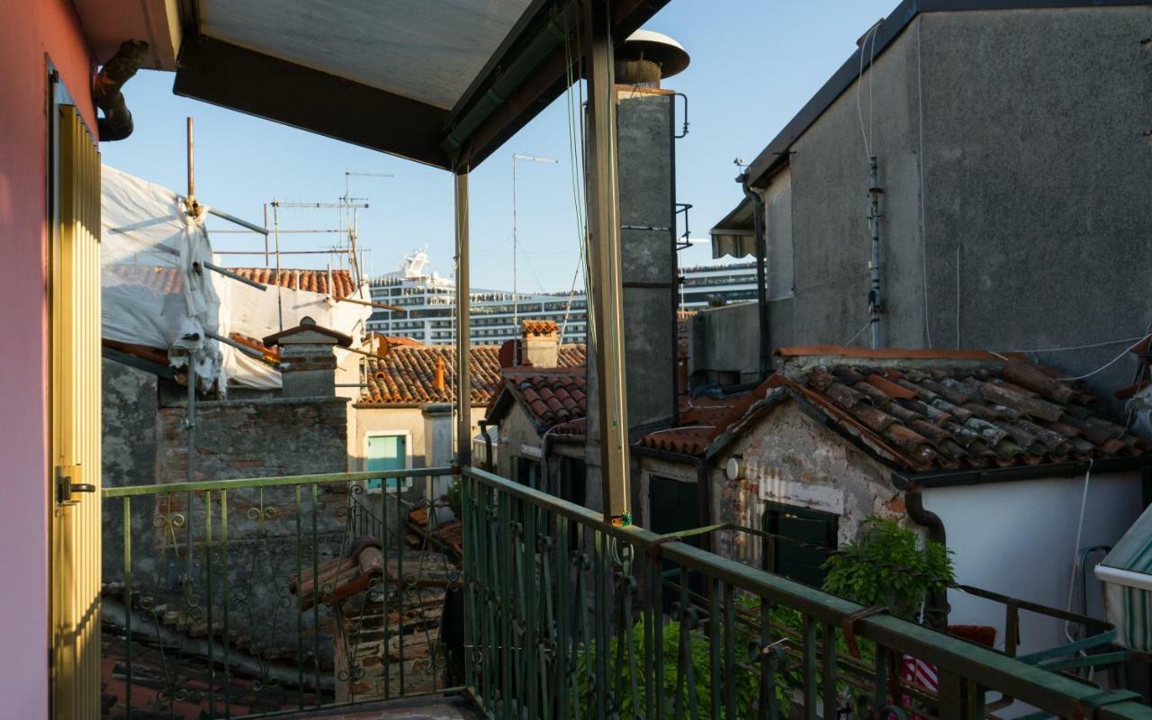דירות Venetian Roof View מראה חיצוני תמונה